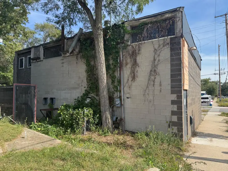 Commercial Property with Renovation Potential in Miller Business District, Gary, In