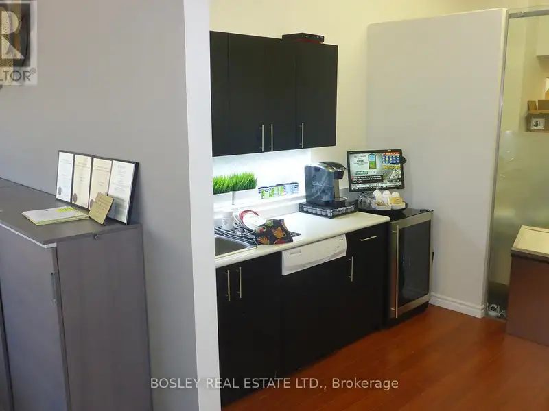 Leaside Retail Space with High Ceilings, Kitchen, and Ample Parking Near Lrt