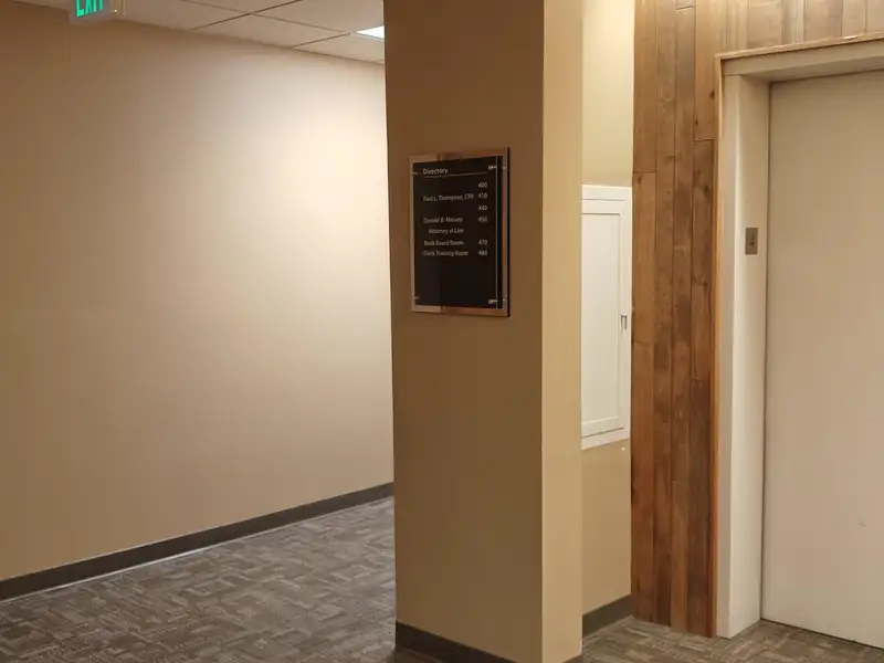Large Office Building with Panoramic Views in Prime Downtown Location, 40,000 Sqft