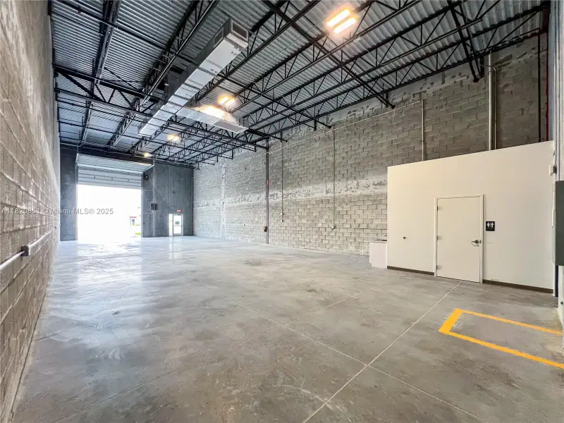 New 2,640 Sq. Ft. Warehouse in Homestead, Fl - Ideal for Storage and Business Operations