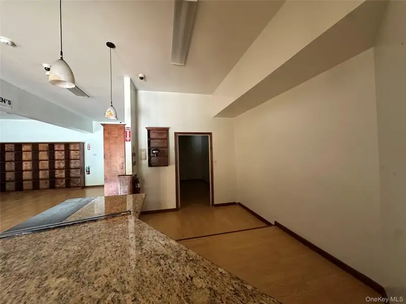 Prime Commercial Retail Space on 9w Corridor - 2,000 Sq Ft with High Visibility