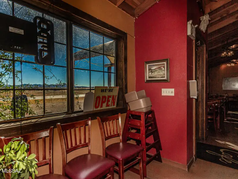 Commercial Building in Sonoita with Equipped Kitchen and Solar Panels