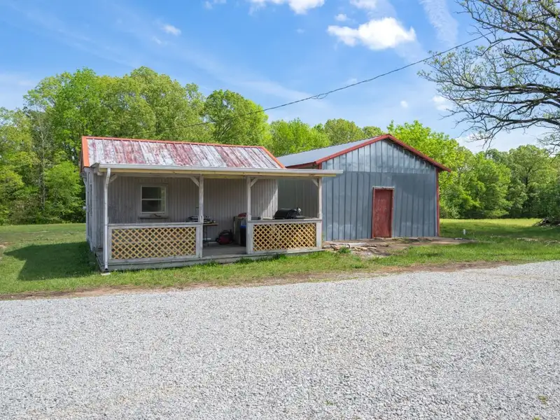 Commercial Restaurant on 3.4 Acres in Parsons, Tn with Highway Frontage and Modern Amenities