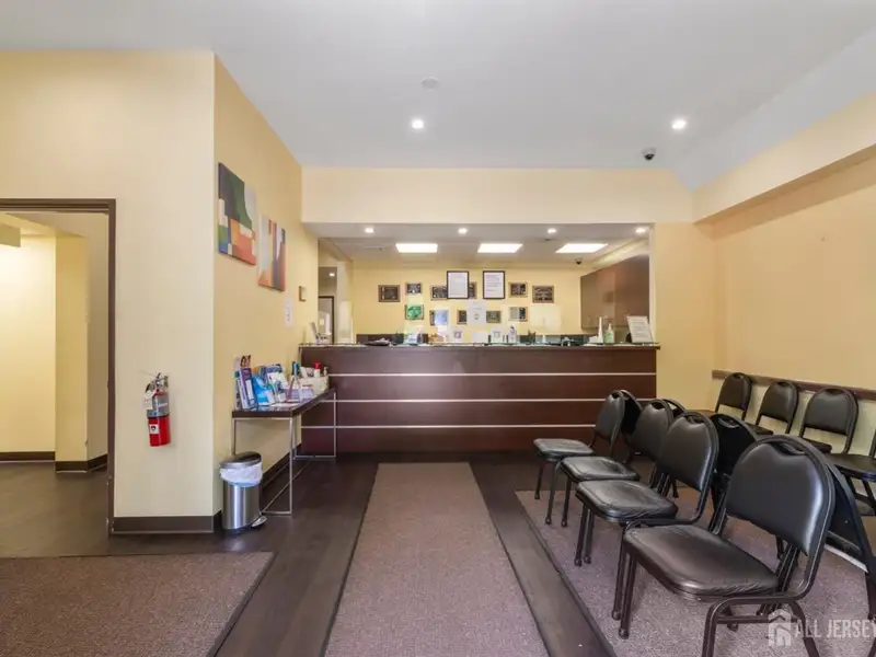 Renovated 3,345 Sf Medical Condo in Ferris Plaza, East Brunswick