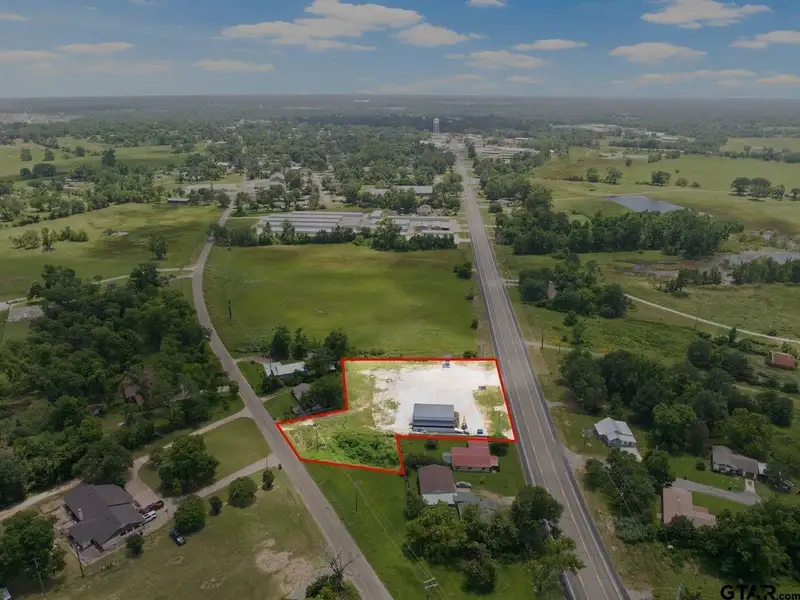 Commercial Property with 2400 Sq Ft Building on 1.168 Acres in Winnsboro, Tx