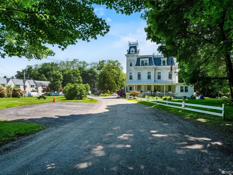 4.6-acre Lakefront Development Site on Route 6 in Mohegan Lake, Westchester County
