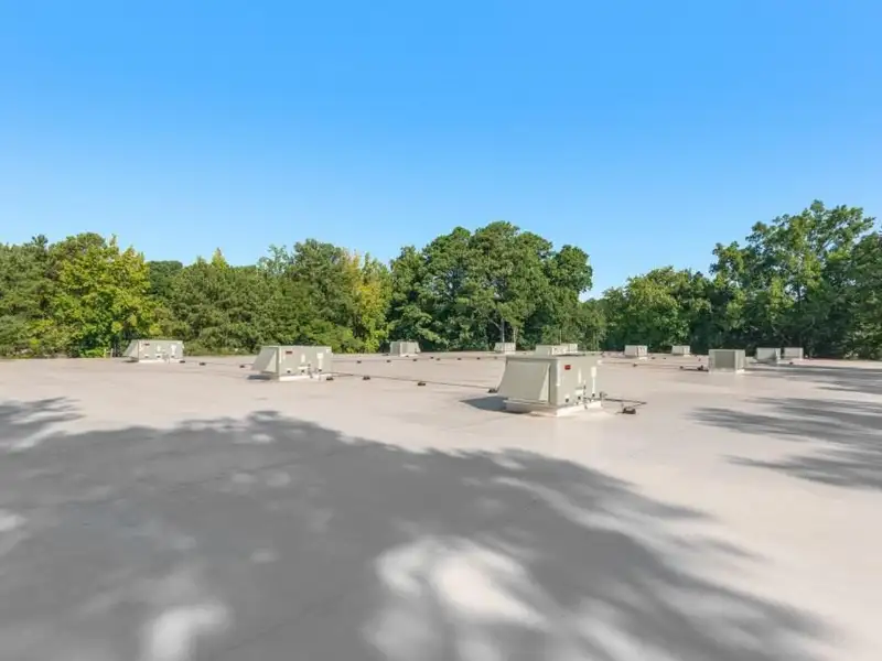 Industrial/flex Building in Prime Atlanta Location with Recent Upgrades and Parking Options