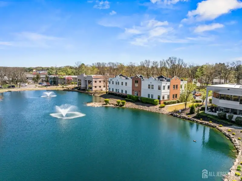 Prime 3,900 Sf Office Space for Lease in Middlesex County's Professional Complex