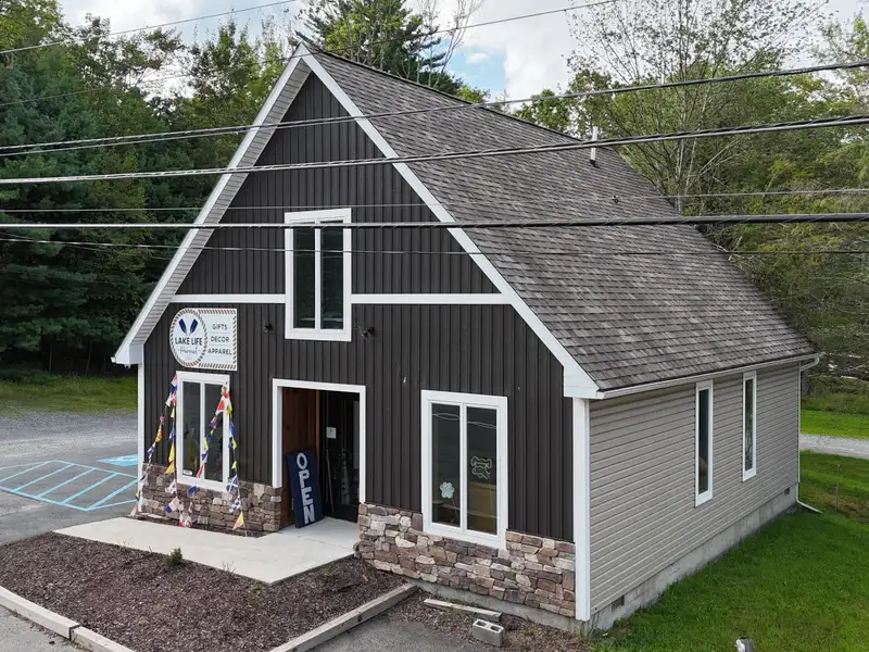 Flexible Commercial Space for Lease in High-traffic Location Near Tafton Post Office