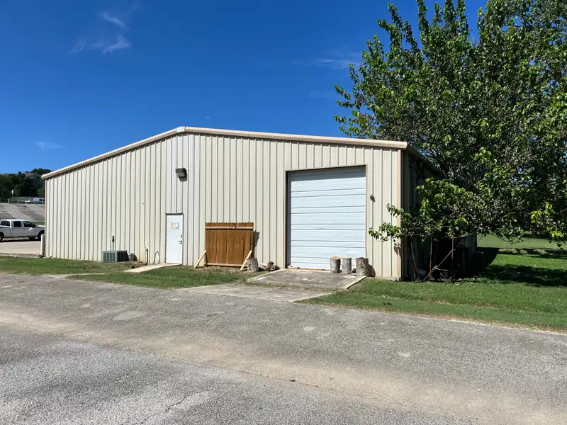 Expansive 4,544 Sq. Ft. Warehouse with Office Space in Prime San Marcos Location