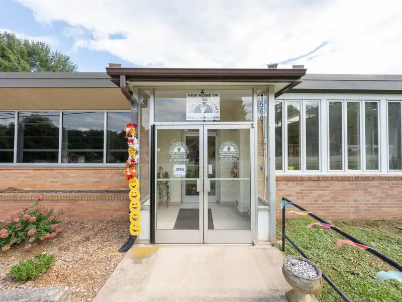Office and Warehouse Facility in Waynesville Business Park with 9,000+ Sq. Ft.