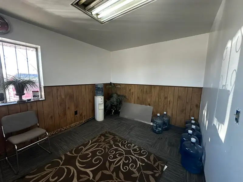 Functional 3,600 Sf Office/warehouse with Mezzanine and Fenced Yard in Prime Location