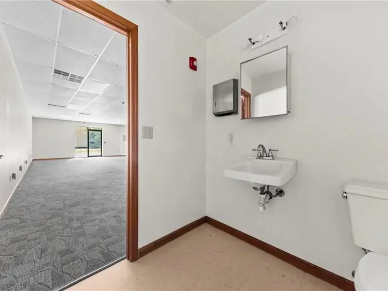 Versatile Commercial Building in Prime Location
