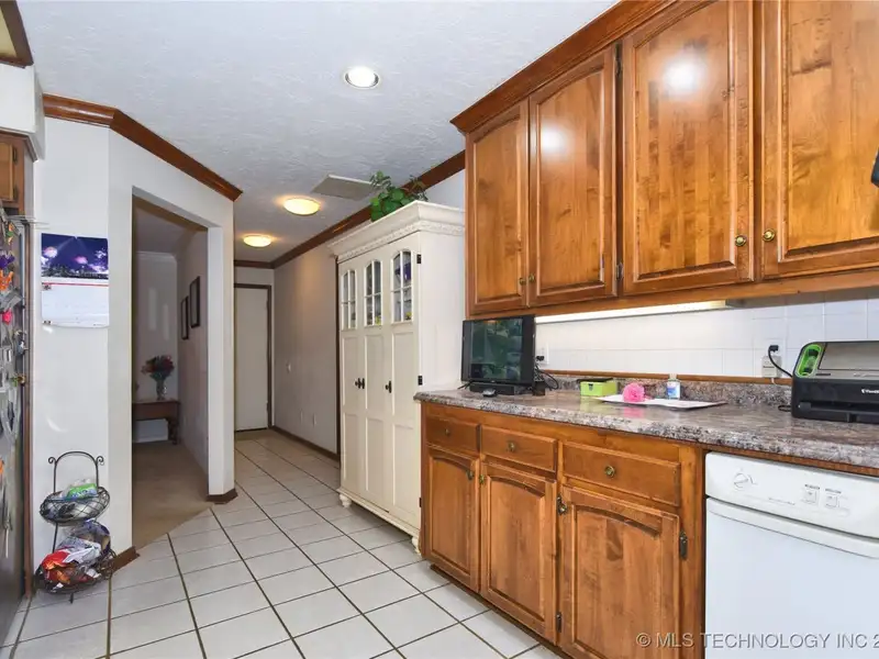 Live-work Property: 2000 Sq. Ft. Office Building with House on 1.25 Acres