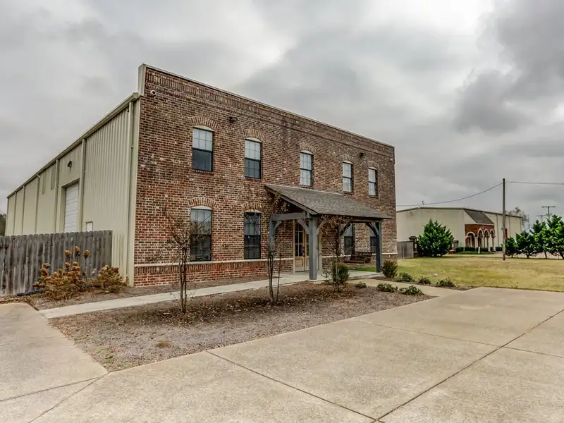 Light Industrial Property for Sale in Marshall County, Tn - 10,000 Sq Ft on 3 Acres