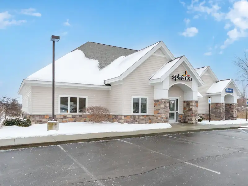 Modern Office Space for Lease in Lakeview District, Battle Creek with High Visibility