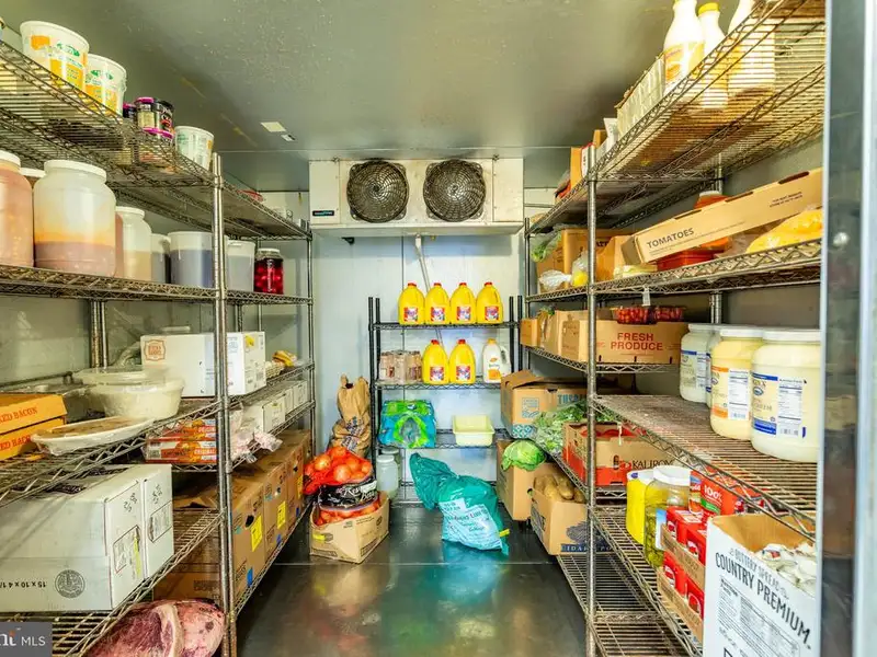 Established Restaurant with Commercial Kitchen and 120+ Seating in Hardy County