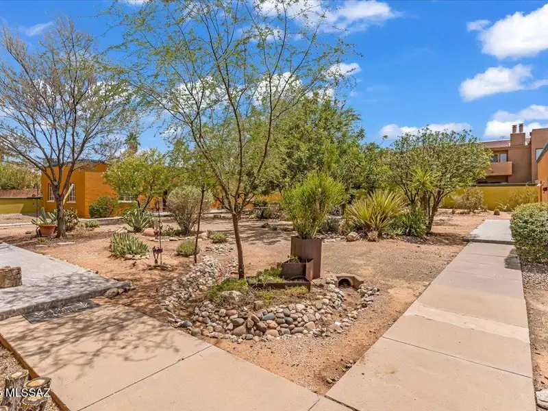 Fully Renovated Multi-family Property in Miramonte Neighborhood with 6 Apartments