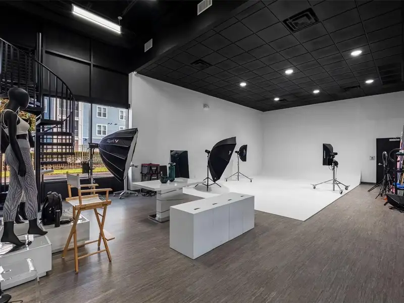 Premium Corporate Office Space with Helipad on U.s. 19 N, Clearwater