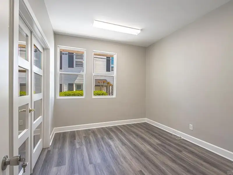 Remodeled Commercial Building Near I-630, Downtown Little Rock – Ideal for Office or Apartment