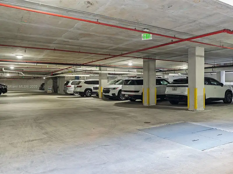 Professional Office Space for Lease in Brickell - 85 Sf with City Views