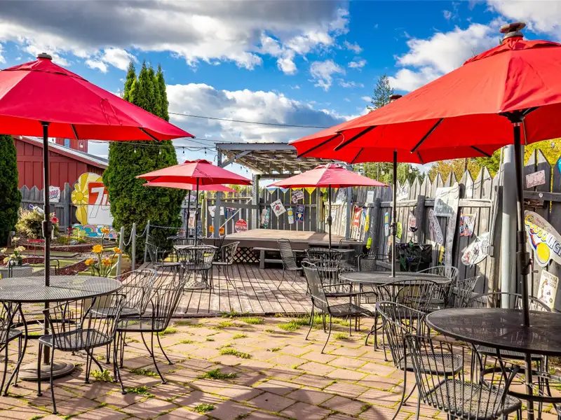 Historic Del's Bar & Grill: Profitable Lakeside Business in Somers, Mt with Liquor License