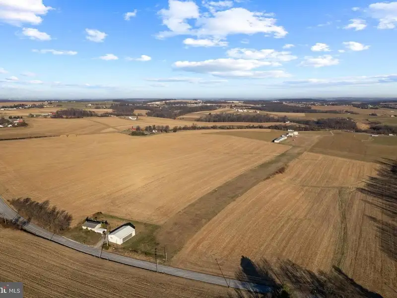 Baublitz Commercial Airport: 10 Acres with Hangars and Income Opportunities in York County, Pa