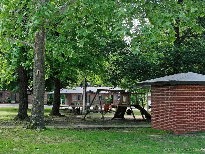 Historic 25-unit Resort on Hwy 51 Near Lake Fort Gibson, Wagoner, Oklahoma