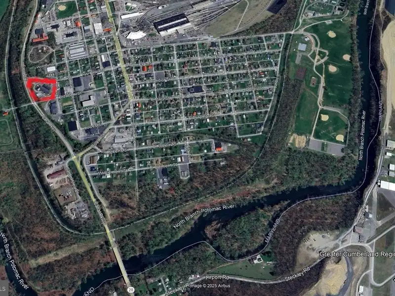 Historic Commercial Building on 2.4 Acres Near C&o Canal, Ideal for Restaurant or Brewery