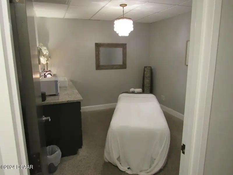 Renovated Medical Suite for Lease in Central Ormond Beach - Ideal for Med-spa or Practice