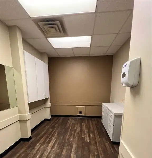 Commercial Space for Lease - Former Dental Clinic, $18/sf + Cam, Prime Location