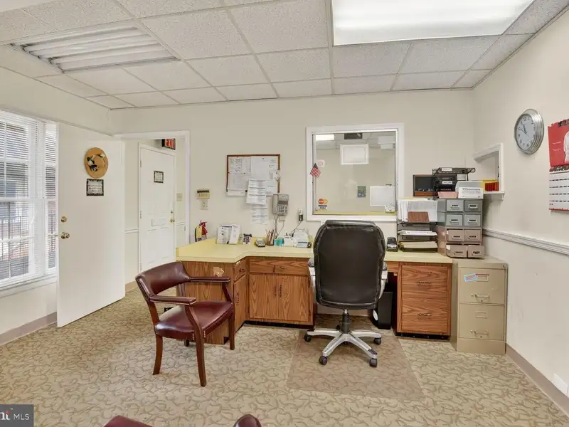 Affordable Office Suites Near Joint Base Andrews - Dual Suites with Separate Entrances