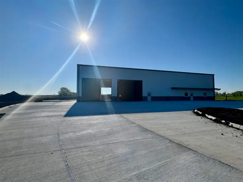 New Construction Light Industrial Building in Robins, C1 Zoning with Utilities and Access