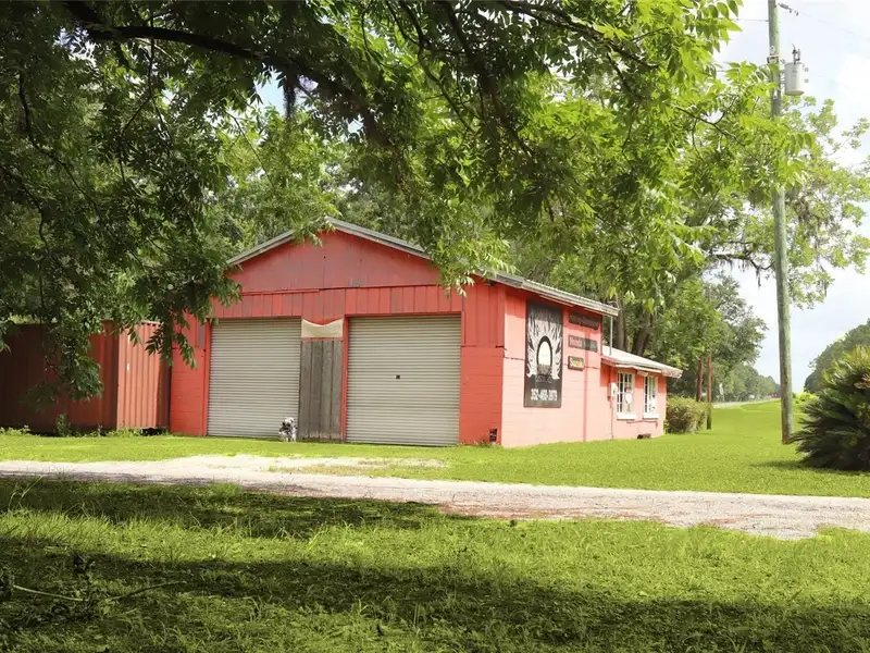 Industrial Flex Space with Highway 301 Frontage and Two Drive-in Bay Doors