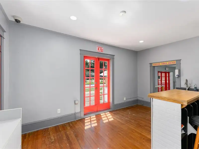 Distinctive Commercial Property in Historic Uptown Mount Dora with Flexible Layout