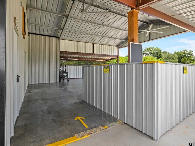 Commercial Property with 2400 Sq Ft Building on 1.168 Acres in Winnsboro, Tx