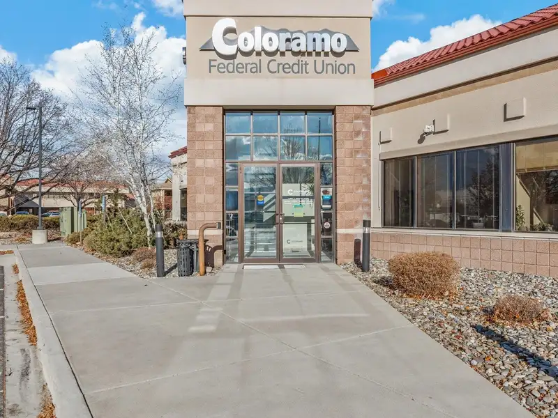 Free-standing 12,360 Sq. Ft. Commercial Building in High-traffic Location