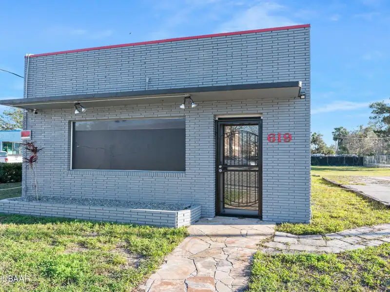 Commercial Property with 90ft Frontage on International Speedway Blvd, Daytona Beach