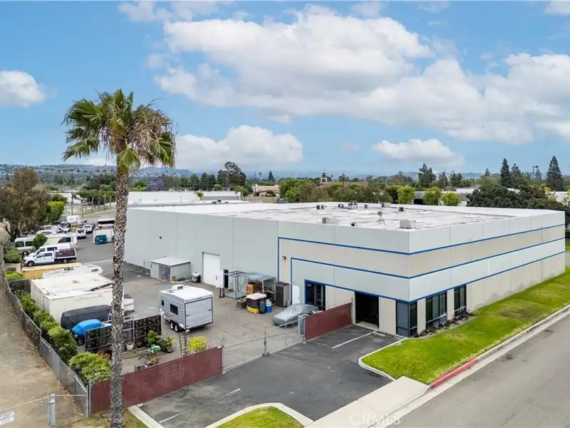 Versatile 21,447 Sq Ft Industrial/office Property in Orange's Thriving Commercial District