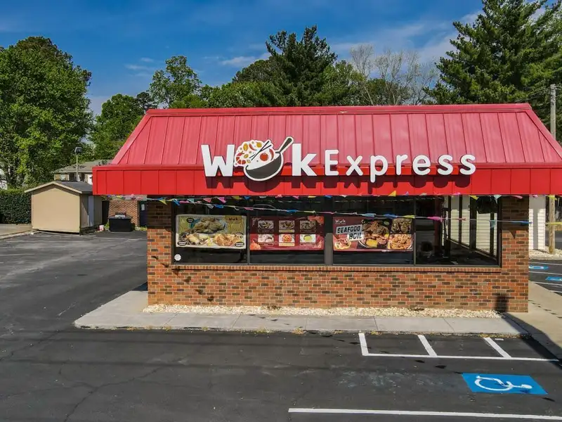 Prime Commercial Restaurant Space in High-traffic Location, 2915 Sq. Ft.