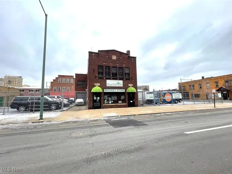 Mixed-use Building in Downtown Canton: Retail, Offices, Warehouse, Apartment