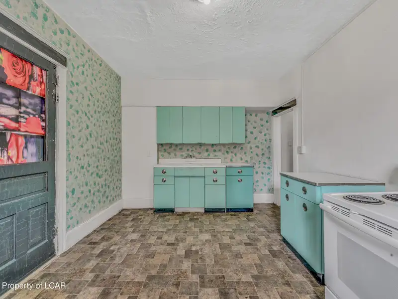 Five-unit Commercial and Residential Building in Prime Location with Recent Upgrades