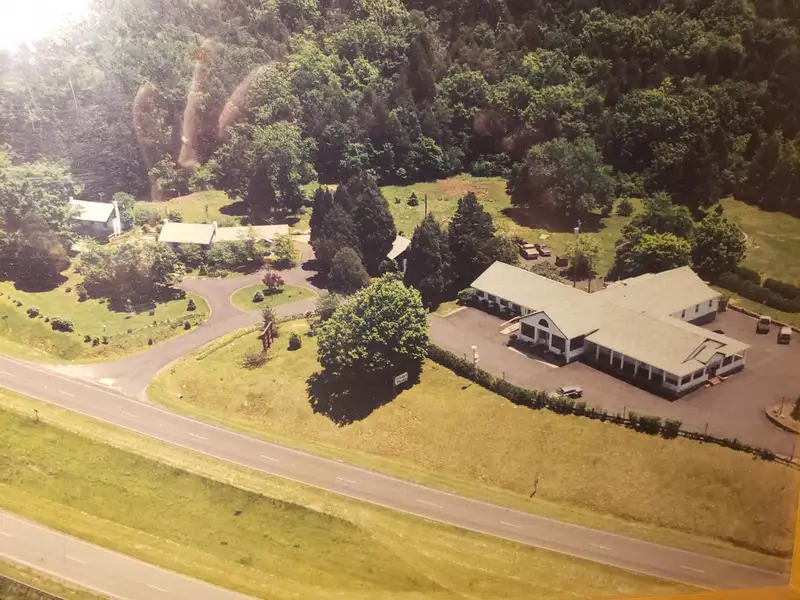 Versatile Retail Gift Shop and Cottages on 7.95 Acres with Mountain Views