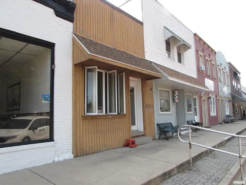 Versatile Commercial Property with Kitchen and Bath in Historic Metamora Square