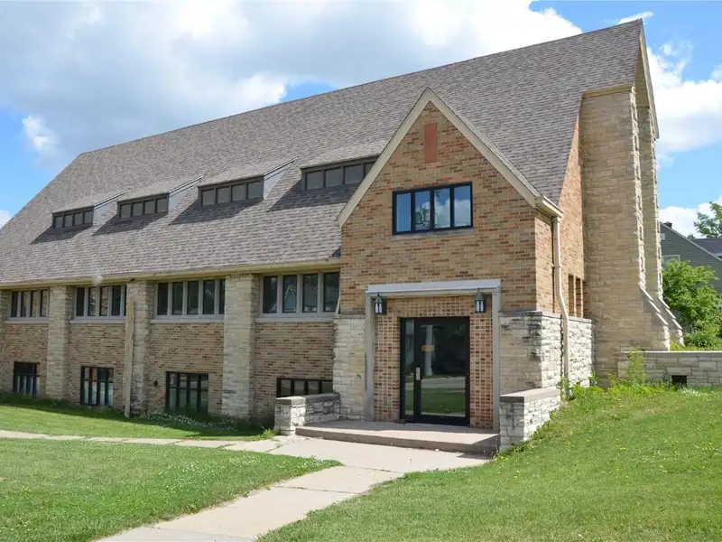 Well-maintained Commercial Property at High-traffic Signalized Intersection in Cottage Grove