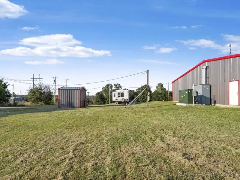 Modern Industrial Property on 9 Acres with Versatile Space and Expansion Potential
