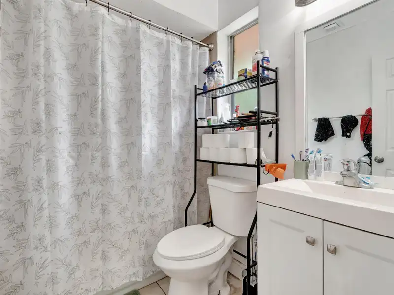 Well-maintained 6-unit Multifamily Property in South Florida with Value-add Potential