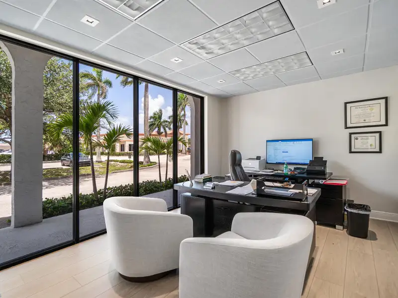 Mixed-use Office Building Investment Opportunity in Jupiter, Fl