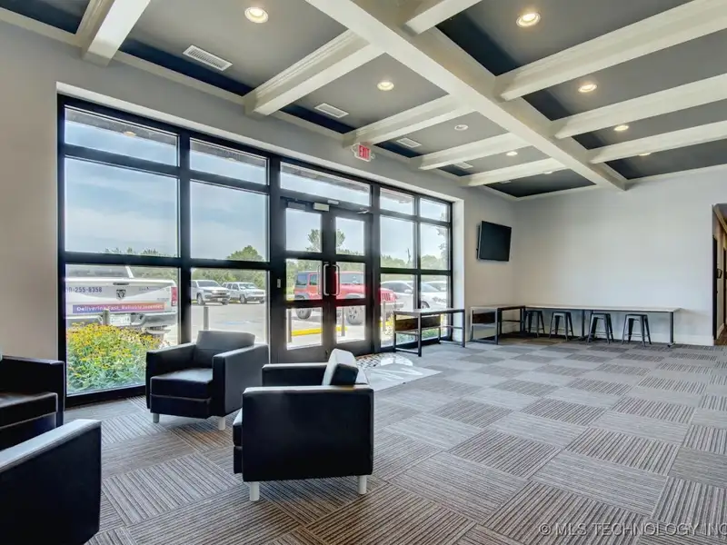 Fully Leased Office/warehouse with Nnn Lease in Prime Location, 45,000 Sf Yard Space