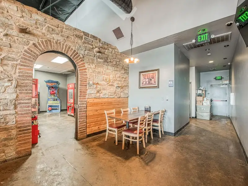Restaurant Location for Sale with Equipment, Lease Transfer, and License in Palm & Nees Ave